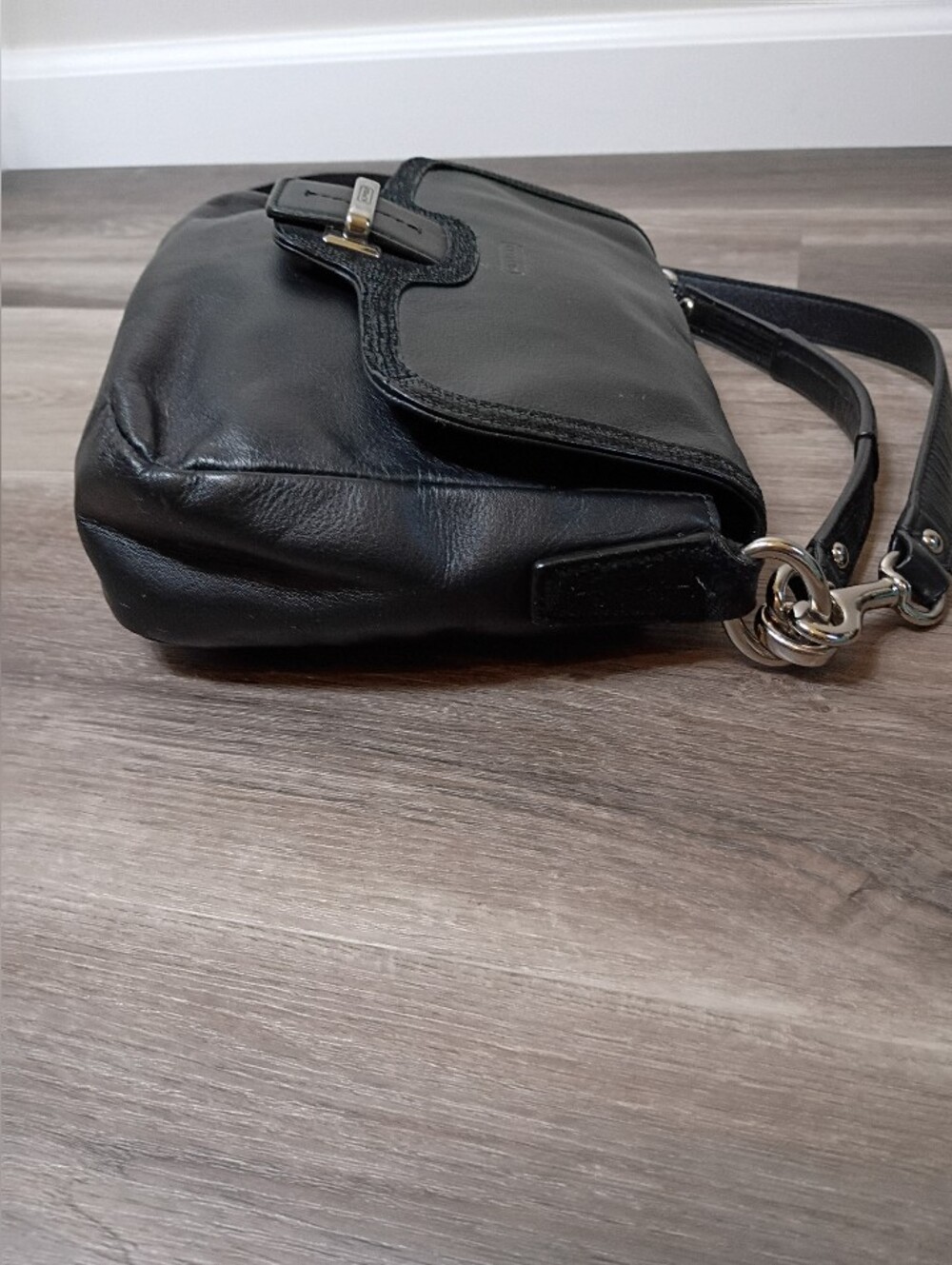 Coach Vintage 2010s Classic Black Leather Silver Hardware Buckle Crossbody Bag - Picture 3 of 9